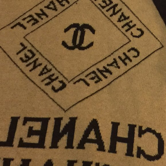 CHANEL LOOK SCARF - Picture 3 of 3